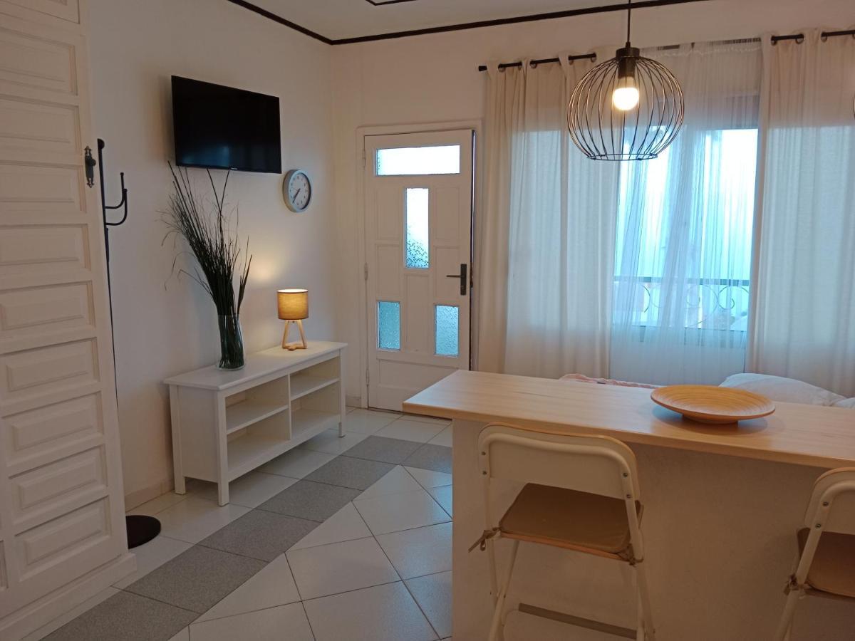 Апартаменты Studio Sea Front View & Pool Такоронте Экстерьер фото